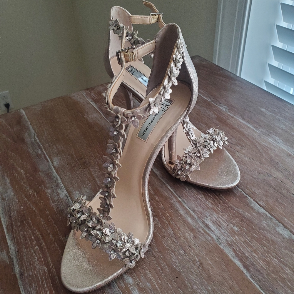 INC. Floral Embellished Sandals (Inc. International Concepts, Size 9) - Picture 5 of 5